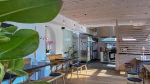Köök või kööginurk majutusasutuses GRAND your home with common kitchens with self check-in