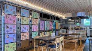 Restoran või mõni muu söögikoht majutusasutuses GRAND your home with common kitchens with self check-in