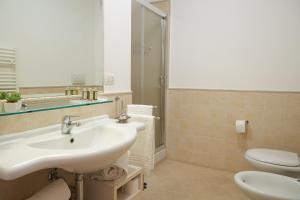 A bathroom at Affittacamere La Piazzetta