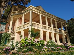 O grădină în afara VILLA TRAMONTO