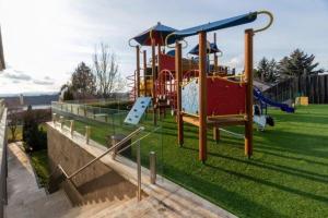 Zdjęcie z galerii obiektu White Luxury Villa Esztergom w mieście Ostrzyhom