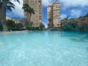 Bazén v ubytovaní Alicante Apartamento en la Playa Muchavista-San Juan - Marluma frente al Mar alebo v jeho blízkosti