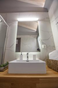 Kúpeľňa v ubytovaní Théa boutique villas sivota II + 37 fotografií