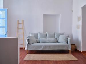 Posezení v ubytování Retreat Paros - The Door Apartment
