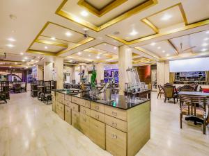 Restaurace v ubytování Grandeur De Sanchi- Luxury Beach Resort & Spa
