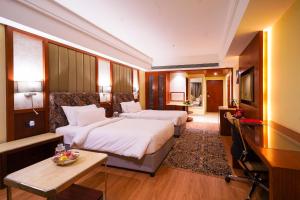 Φωτογραφία από το άλμπουμ του Babylon Capital σε Raipur +62 φωτογραφίες