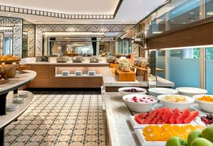 Comida no hotel ou em algum lugar perto