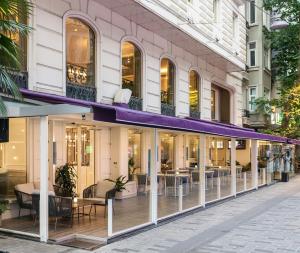 O edifício em que o hotel se localiza