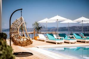 Bazén v ubytování Trabukos Beach Complex nebo v jeho okolí