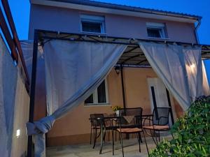 Fotografia z galérie ubytovania Holiday home Silva v destinácii Peruški