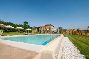 Piscina a Agricampeggio Le Corniole o a prop