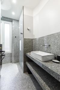 Et badeværelse på Jardin des Plantes - Amazing 2BR/6P apartment