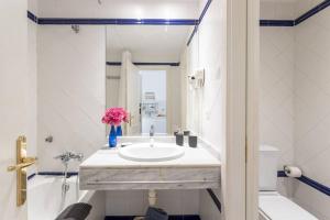 Kúpeľňa v ubytovaní OleHolidays 603 Romana Playa primera linea playa