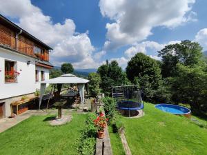 Κήπος έξω από το Apartmán Karel a Martina