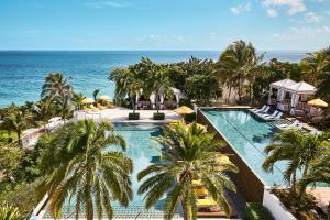 Bazén v ubytování Malliouhana Resort Anguilla nebo v jeho okolí