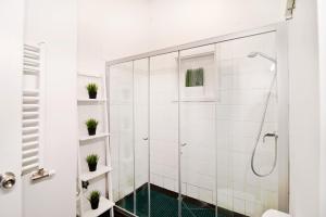 Vonios kambarys apgyvendinimo įstaigoje Extra Hostel "Easy Kaunas"