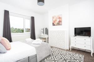 The Woodgrange - 4-Bedroom Apartment