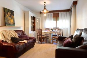 Posedenie v ubytovaní Casa Guineu + 25 fotografií