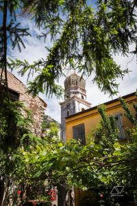 En have udenfor Borgo San Lorenzello + 17 billeder