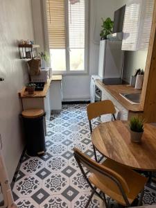 Kuchyň nebo kuchyňský kout v ubytování Moderne, 2 chambres, 6 Couchages, EASY CHECK-IN