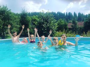 Bazén v ubytovaní SOKIL HOUSE alebo v jeho blízkosti