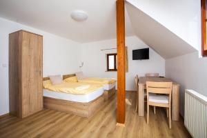 Fotografie z fotogalerie ubytování Penziony Hnanice v destinaci Hnanice + 46 fotografií