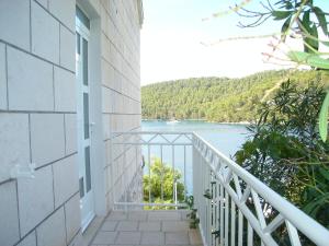 Un balcón o terraza de Apartments & Rooms Villa Lucija