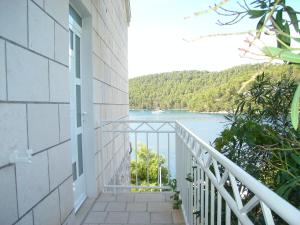 Gallery image of Apartments & Rooms Villa Lucija in Polače