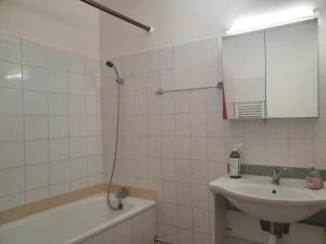 サルセルにあるLMZ Calm appartement with view, equipped for groupsのギャラリーの写真