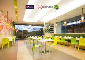 Veitingastaður eða matsölustaður á Zest Jemursari by Swiss-Belhotel International