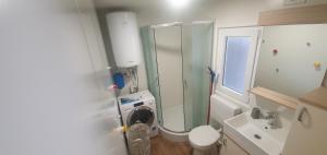 Kúpeľňa v ubytovaní ZEN MURTER Mobil home