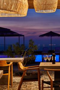 Напої в Symmetry Suites