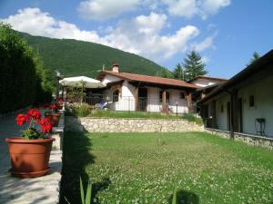 Nespecifikovaný výhled na hory nebo výhled na hory při pohledu z bed and breakfast