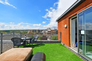 Gallery image of Sheffield Penthouse with Rooftop Terrace & FREE Parking in Sheffield