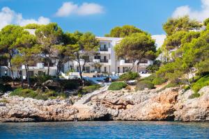 Afbeelding uit fotogalerij van Inturotel Cala Azul in Cala d´Or