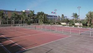 Tenis a/nebo squash v ubytování Il Gelso Bianco nebo okolí