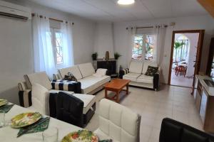 Fotografie z fotogalerie ubytování Tropical Paradise Villa in Torrevieja v destinaci Torrevieja