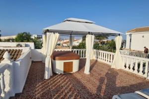 Fotografie z fotogalerie ubytování Tropical Paradise Villa in Torrevieja v destinaci Torrevieja