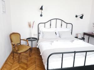 Posteľ alebo postele v izbe v ubytovaní Romantic apartment in the city centre