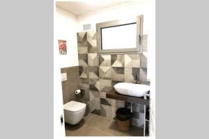 A bathroom at Villa Olympia Pool Sea View Mountains Lake Nature Sleeps 8 Air Conditioning Wi-Fi