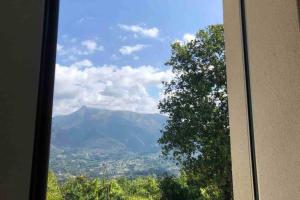 A general mountain view or a mountain view taken from A villát