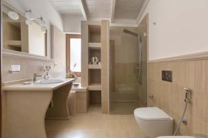 Ένα μπάνιο στο Villa Raffaella by BarbarHouse +38 φωτογραφίες