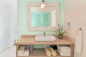 Koupelna v ubytování Boardwalk Boutique Hotel Aruba - Adults Only