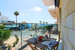 Balkón nebo terasa v ubytování Phaedrus Living Seaside Luxury Flat Athina 21