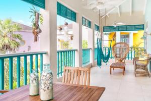 Balkón nebo terasa v ubytování Boardwalk Boutique Hotel Aruba - Adults Only
