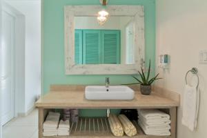 Koupelna v ubytování Boardwalk Boutique Hotel Aruba - Adults Only