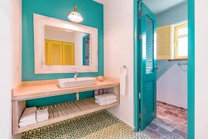Koupelna v ubytování Boardwalk Boutique Hotel Aruba - Adults Only