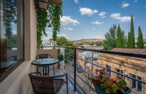 Balkon oz. terasa v nastanitvi Constant Tbilisi