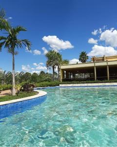A piscina localizada em Divino Lugar ou nos arredores