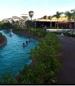A piscina localizada em Divino Lugar ou nos arredores